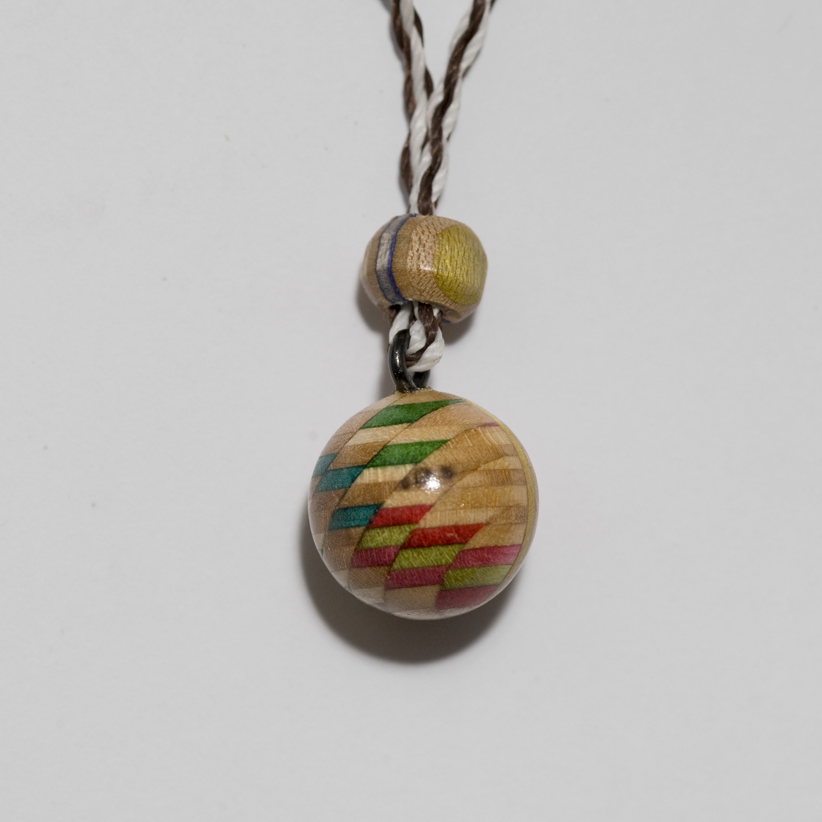 Necklace Spheroid 16