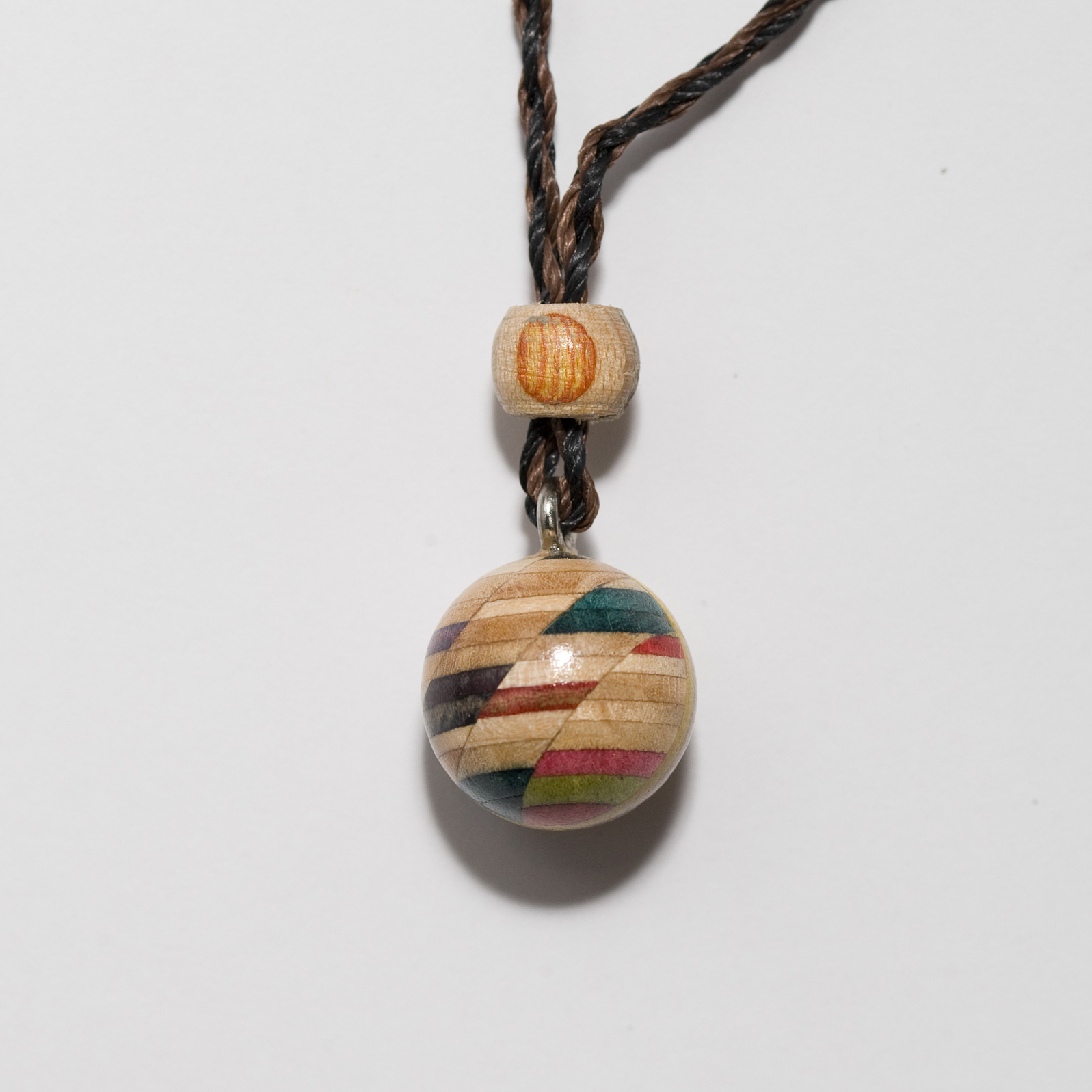 Necklace Spheroid 19